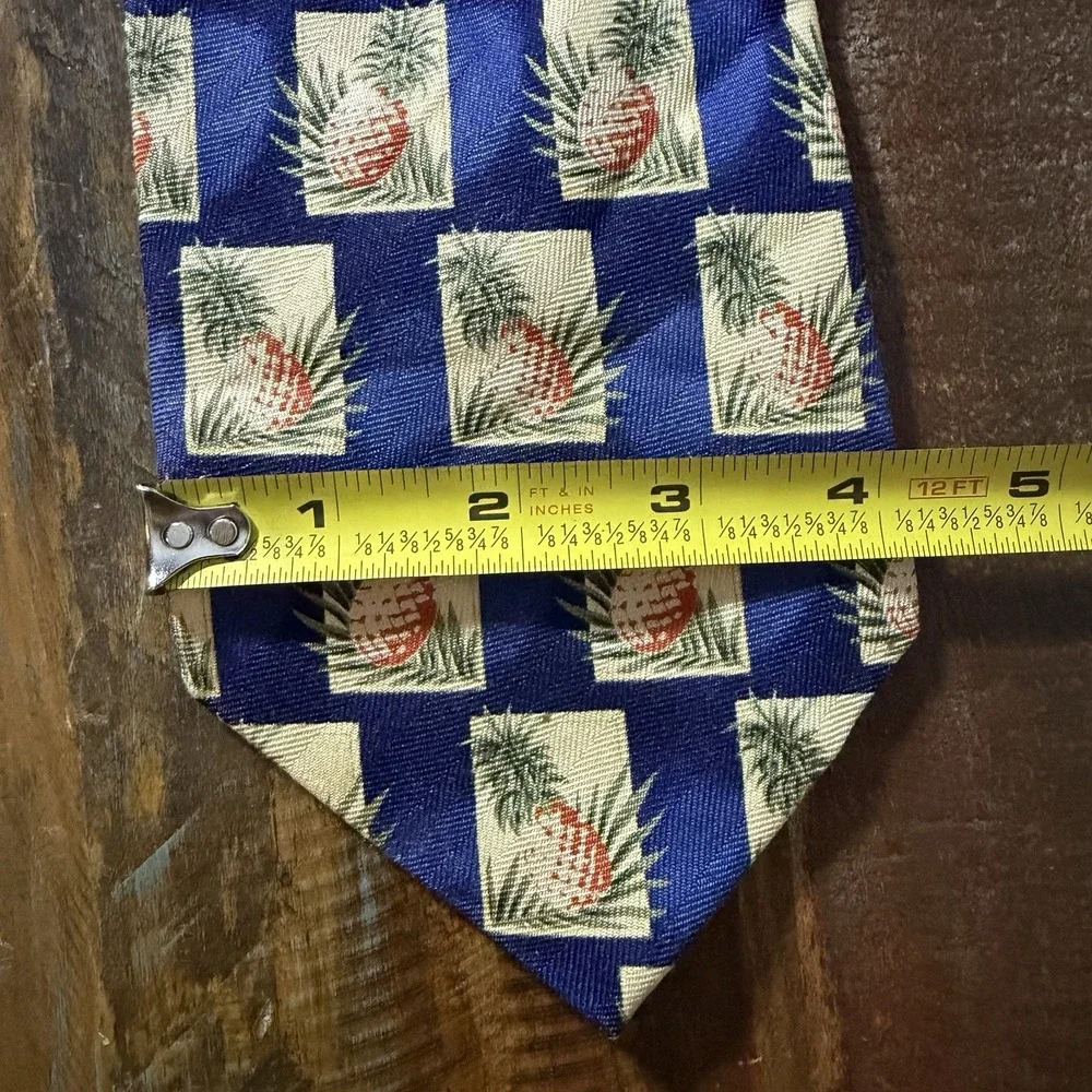 Tommy Bahama 100% Silk Pineapple‎ Square Necktie Blue
